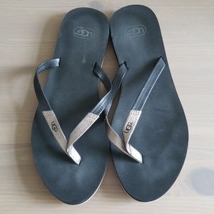 UGG Magnolia Black Flip Flops, sz 9